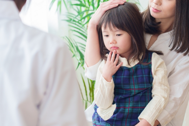 小児科とアレルギー科の違いは？子どものアレルギー診療で相談できる内容を解説